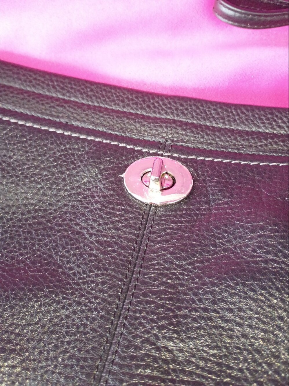 Coach Black Pebbled Leather Clutch with Turnlock Accent 🖤🖤 - Picture 3 of 14